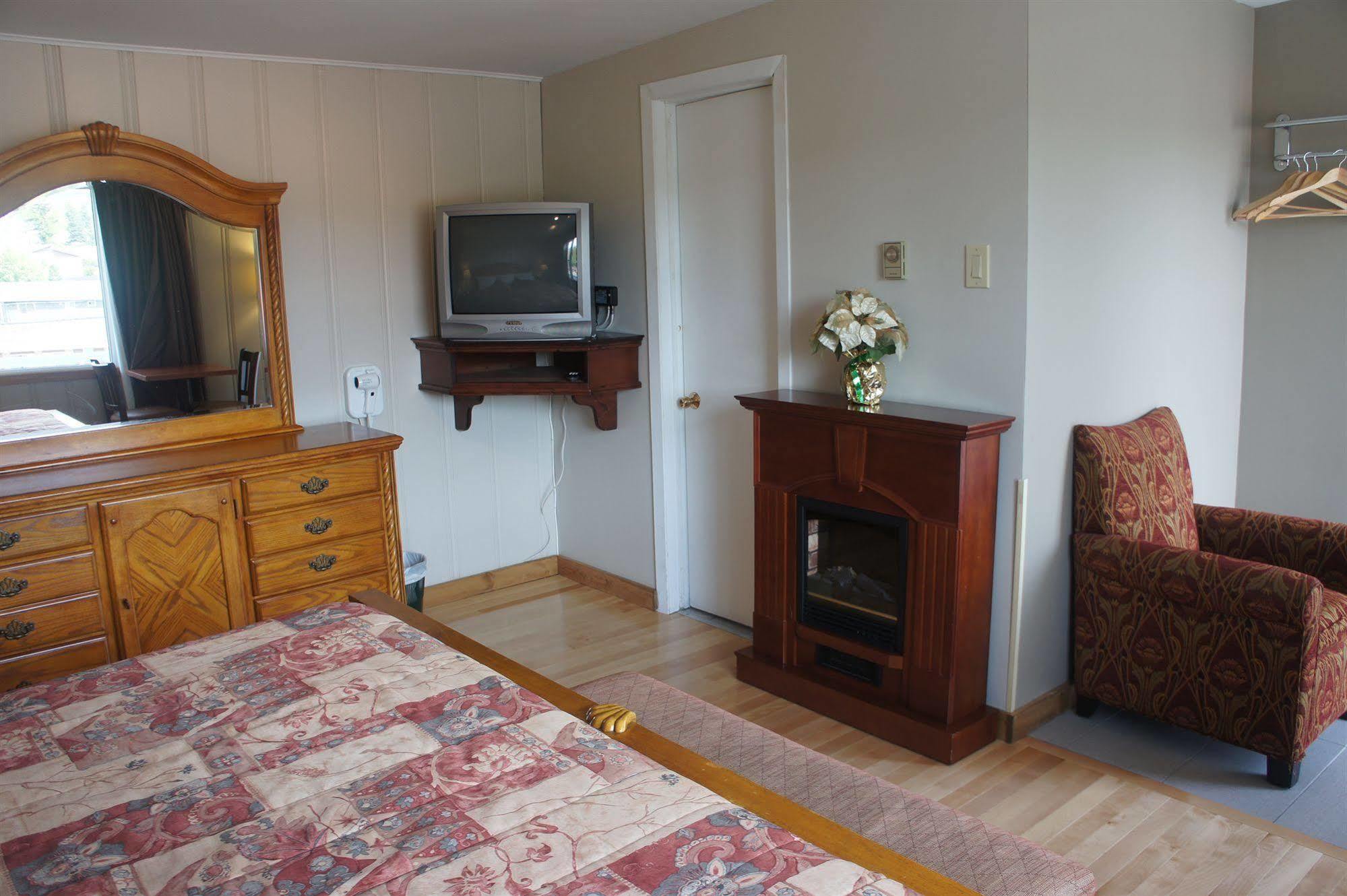 Motel Clair Mont Sainte-Agathe-des-Monts Esterno foto